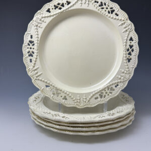 Five English pottery creamware plates with reticulated decoration. Leeds pottery 18th century